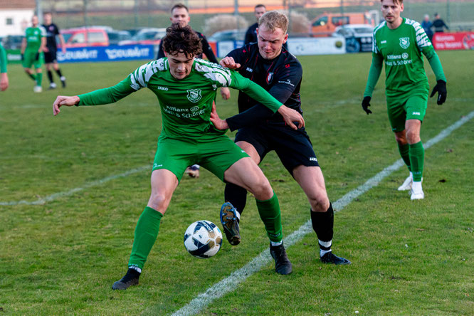 Noah Schwendemann erobert den Ball und legt zum 1:0 für Steinach auf