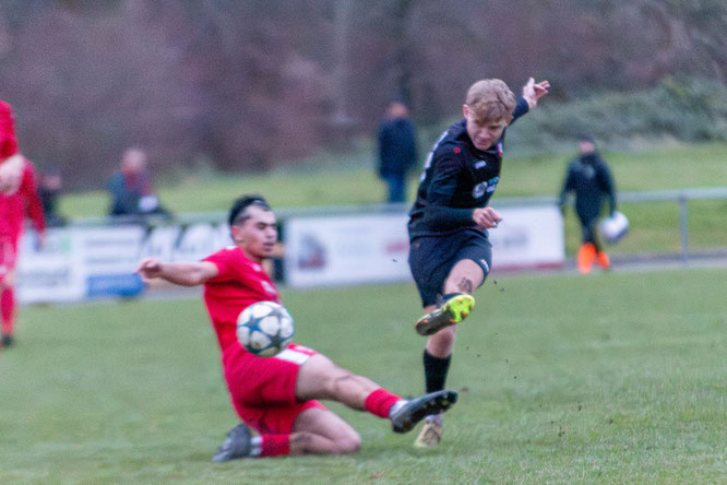 Eine der wenigen Chancen zur Ergebniskosmetik hier durch Fabio Vögele.