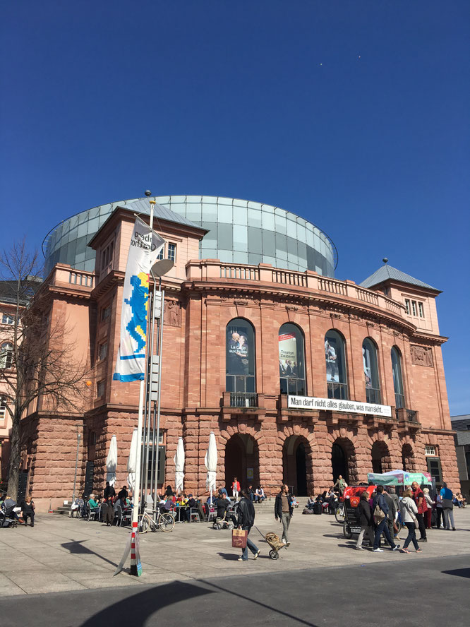 Das Stadttheater von Mainz.