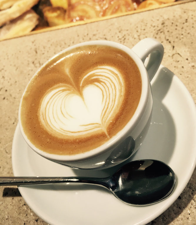 Cappuccino al banco in Rom