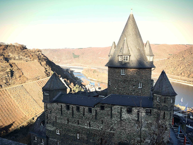 Beste Lage für eine Jugendherberge: Burg Stahleck in Bacharach.