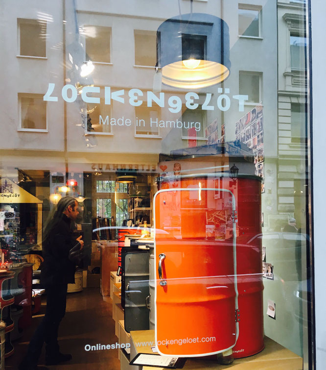 Hanni und Nanni Bücher als Gaderobe, Ölfässer als Bar und andere kreative Ideen für Zuhause gibts im Lockengeloet