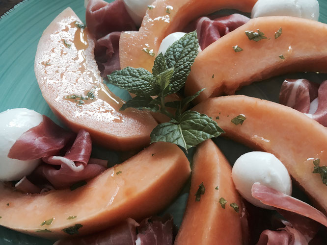 Melone, Proscuitto und Mozzarella - einfach lecker!