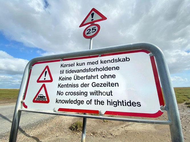 Gezeiten Nordsee Wattenmeer Achtung Lebensgefahr Hightides Flut Auto PKW Wohnmobil Mandö Schild Sign 