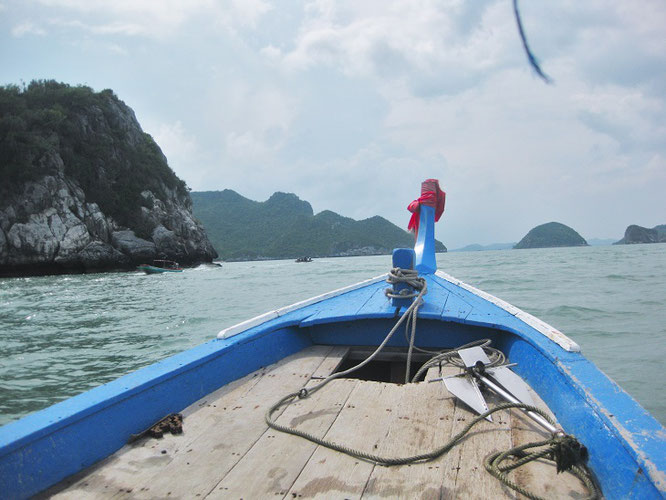 Volle Breitseite: dieses Foto habe ich von einem der zahlreichen Boote geschossen, die zwischen Laem Sala Beach und der Phraya Nakhon Höhle (Sam Roi Yot Nationalpark) hin und her schippern.