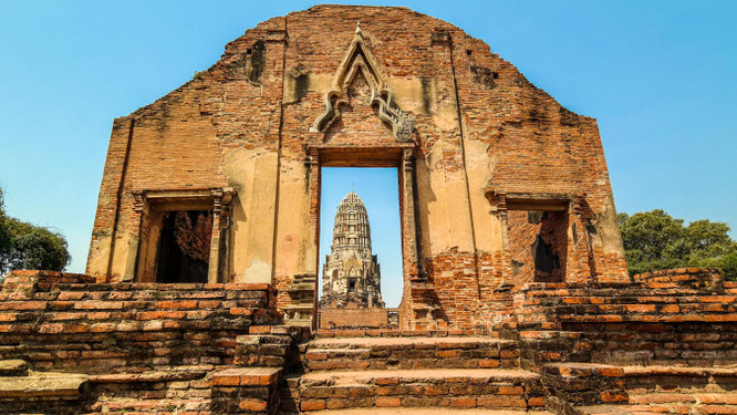 Eingang zum Wat Ratchaburana