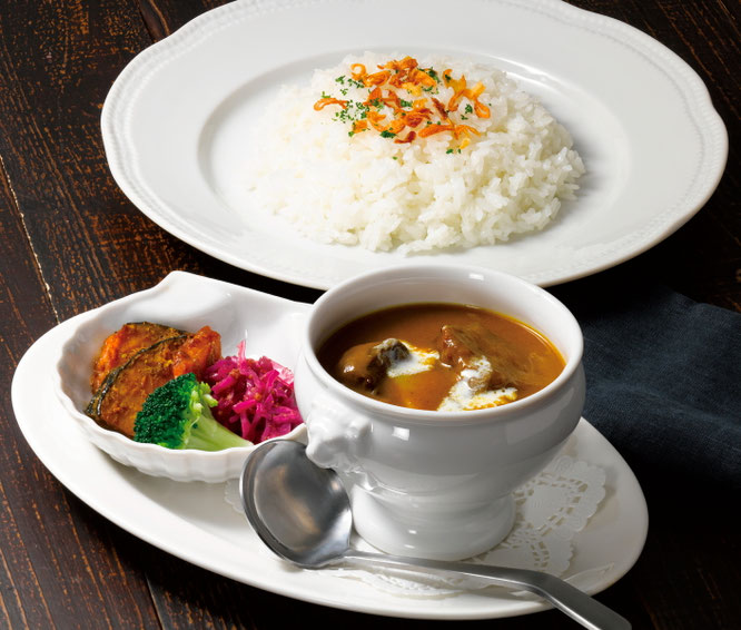 黒毛和牛とゴーダチーズの欧風カレー 2,890 円(税込 3,179 円)