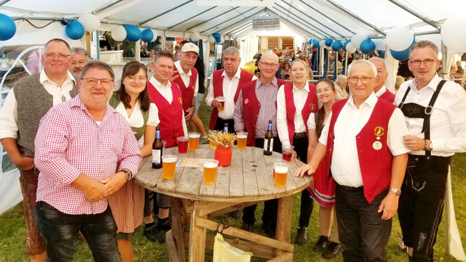 Die Oderbrucher Blasmusik spielt auf zum 9. Oktoberfest in Buchholz