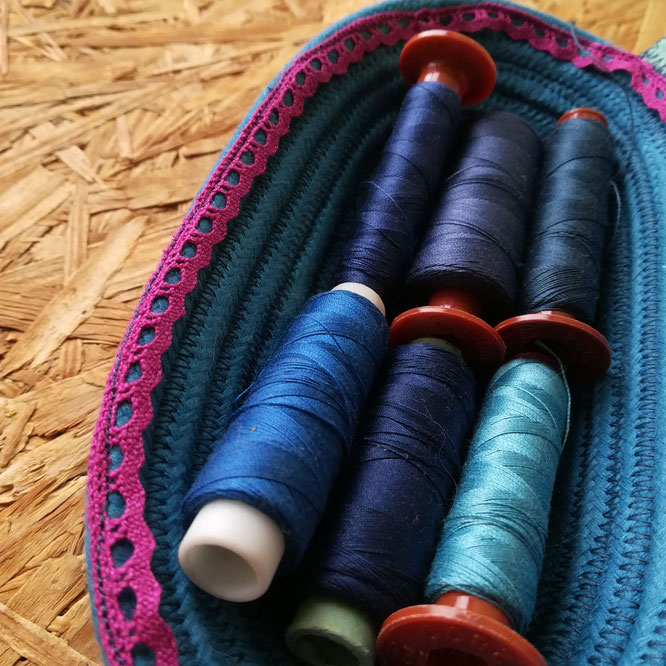 J'adore cette nouvelle activité! Les paniers de cordes ou rope bowl/basket en anglais