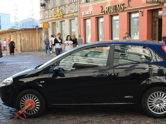 Opfer einer Parkkralle in Riga, Lettland