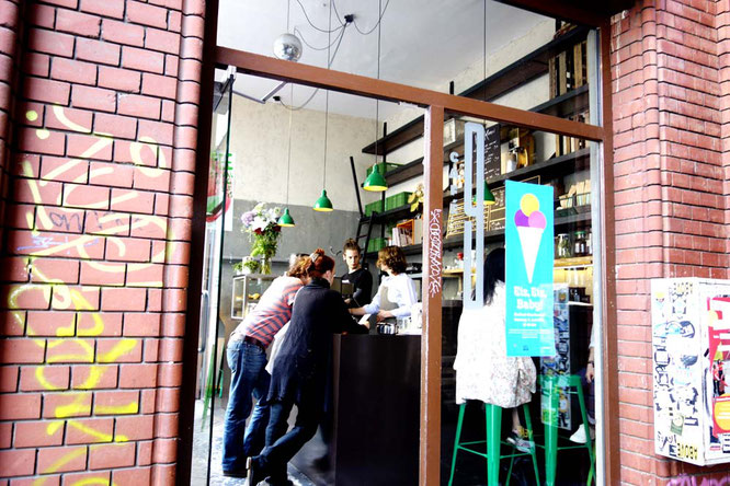 Bild: Café 9, Eisenbahnstraße 42, Berlin