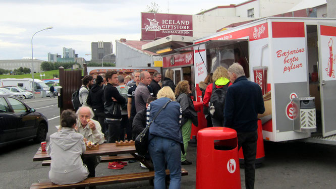 Hot Dogs bei Bæjarins Beztu Pylsur