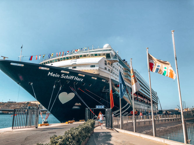 Mein Schiff Herz im Hafen von Valletta