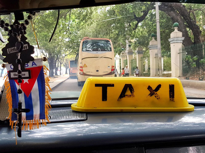 Mit dem Taxi unterwegs in Havanna