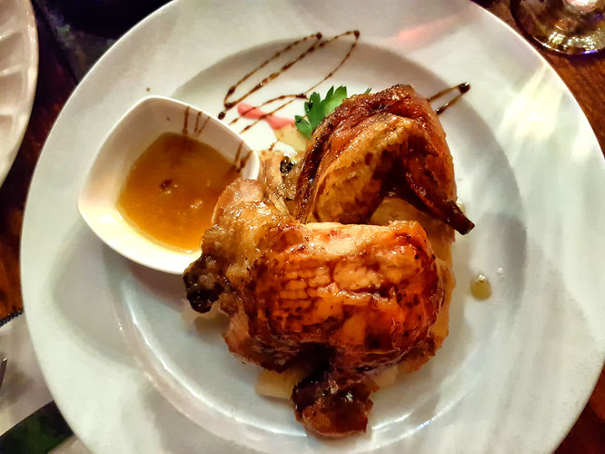 Hühnchen nach Art des Hauses im Paladar Santa Barbara, Havanna