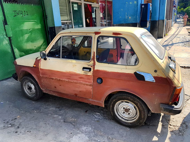 Ein alter Lada in Havanna