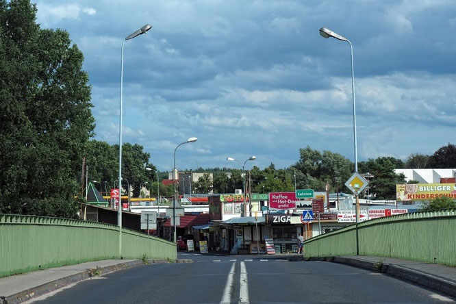 Polenmarkt In Bad Muskau Das Etwas Andere Shopping Erlebnis Seniortraveller De Reiseblog Fur Den Zweiten Reisefruhling