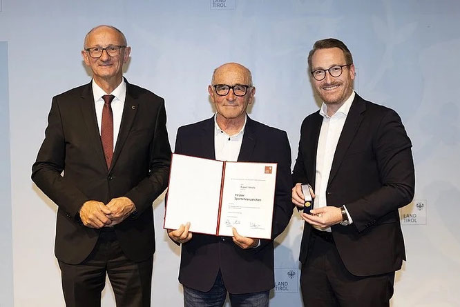 Rupert mit LH Anton Mattle und LH-Stv. Philip Wohlgemuth (Foto: „Land Tirol / W9 Mario Webhofer“)