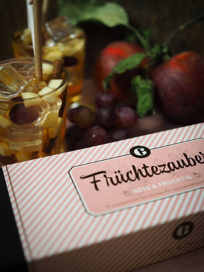 Apfel-Zimt Cocktail mit Amaretto mit dem Tee-Set "Früchtezauber" von MEIN GENUSS
