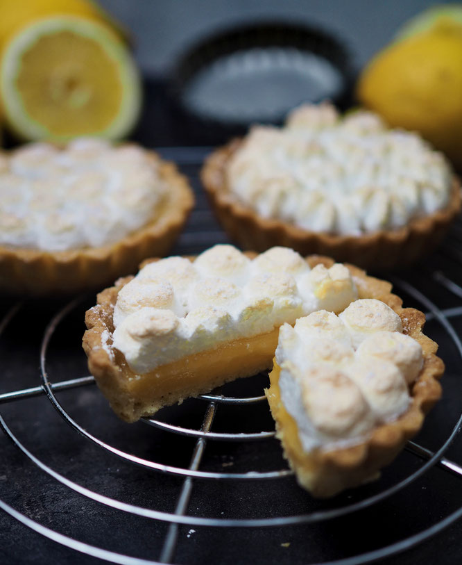 Rezept für Zitronen-Tartelettes mit Lemon Curd und Baiser ...