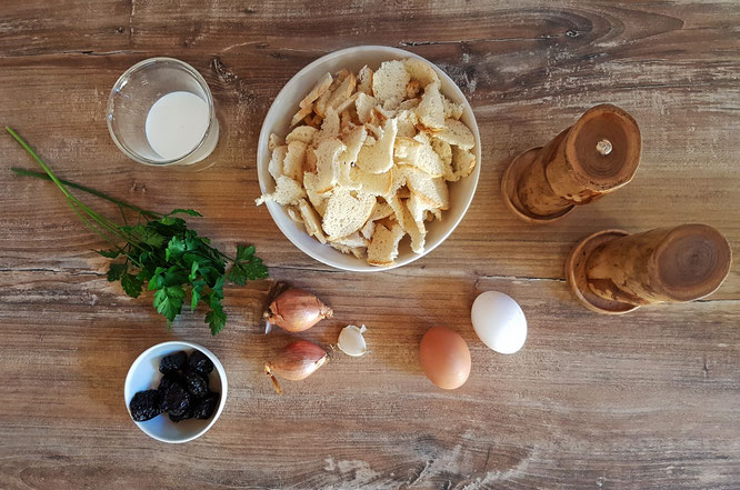 Zutaten für die Pflaumen-Knödel-Füllung