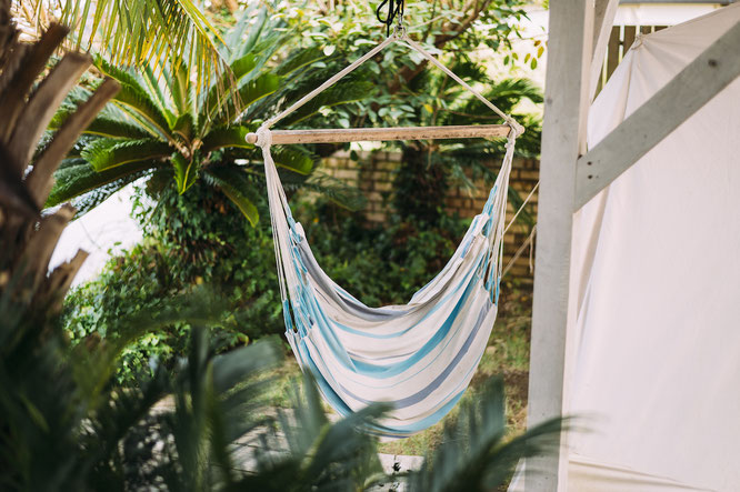 ハンモックのあるテントサイト