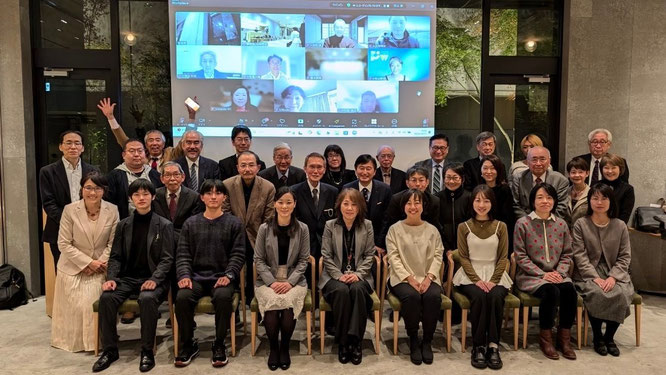自啓共創塾第四期の最終発表会後の集合写真