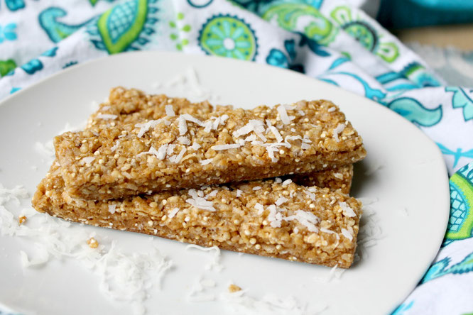 Soft, chewy homemade granola bars that are vegan and have a boost of protein!  They're easy to make too!  - http://bit.ly/1H5Ugst