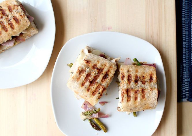 Leftover lemon herb chicken makes this fantastic melty and flavorful panini the next day! - www.homemadenutrition.com