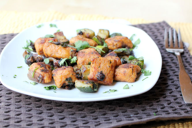 These southwestern sweet potato gnocchi with sauteed black beans, veggies, and cilantro are an amazing, satisfying vegetarian dinner.  These are so flavorful!  www.homemadenutrition.com