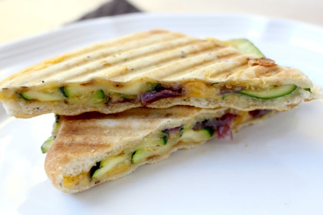 homemade grilled zucchini panini!  just five ingredients and fifteen minutes to this awesome vegetarian meal! - by homemade nutrition - www.homemadenutrition.com