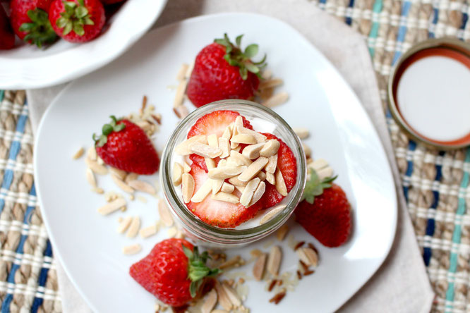 These parfaits have cooked whole grains (brown rice, farro, or barley), Greek yogurt, fresh fruit - it's a high protein, high nutrition meal that's a perfect start to the day!  - www.homemadenutrition.com