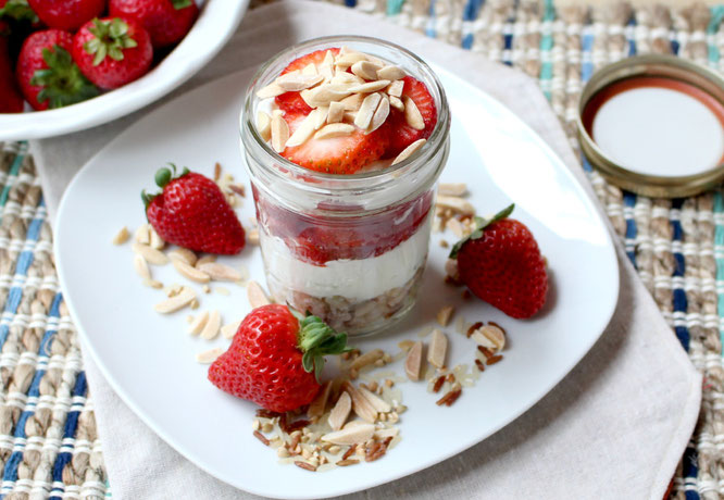 These parfaits have cooked whole grains (brown rice, farro, or barley), Greek yogurt, fresh fruit - it's a high protein, high nutrition meal that's a perfect start to the day!  - www.homemadenutrition.com