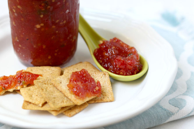 Fresh summer produce is the inspiration behind this amazing "sweet heat" tomato, peach, and jalapeno jam with black pepper and cinnamon. -www.homemadenutrition.com