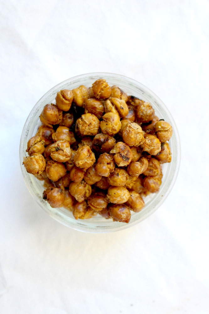 Homemade Smoky BBQ Roasted Chickpeas - wonderful, simple healthy snack! - by homemade nutrition - www.homemadenutrition.com