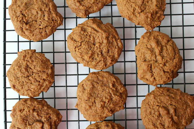 ginger cardamom molasses cookies!  chewy and flavorful!  by homemade nutrition - www.homemadenutriton.com