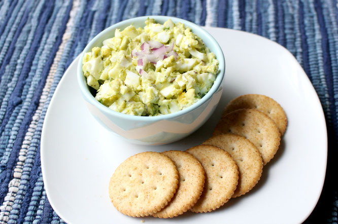 This easy avocado egg salad makes a quick healthy breakfast, lunch, snack, or appetizer for holiday gatherings!  With only four ingredients, it just doesn't get easier than this recipe! www.homemadenutrition.com