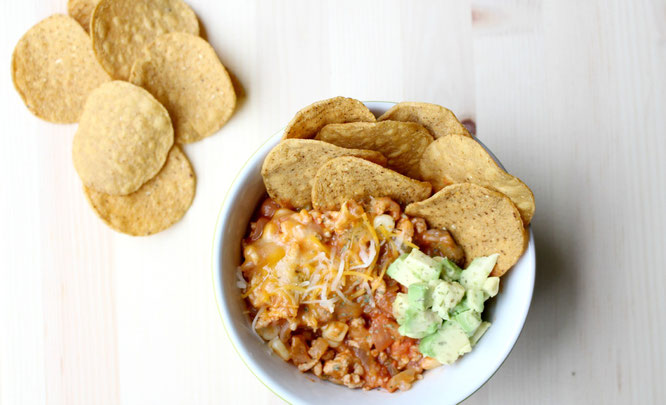 healthy turkey taco bowl with reduced fat cheese and avocado - so good! - by homemade nutrition - www.homemadenutrition.com