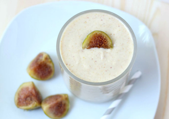 This four ingredient smoothie is sweet, creamy, and so satisfying!  Figs, honey, and apples make for a beautiful combination of flavors that is the perfect way to start the day! 