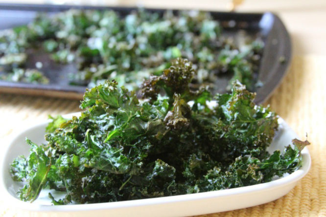 crispy kale chips - perfect salty, crunchy snack that replaces chips!