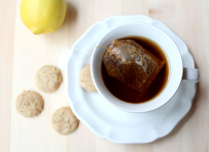 These mini lemon-almond chia cookies have a soft texture and beautiful flavor profile.  They're perfect to enjoy with a cup of hot tea, and have an easy variation to make them vegan! - www.homemadenutrition.com