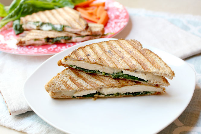 This Italian chicken panini comes together in minutes and is perfect for a quick weeknight meal!  Plus it can be made all in one skillet or on a panini press, so cleanup is a breeze! - www.homemadenutrition.com