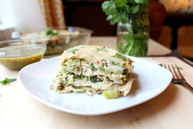 Delicous, healthy green chicken enchilada casserole - a one-dish dinner quick enough for a weeknight! - by homemade nutrition - www.homemadenutrition.com