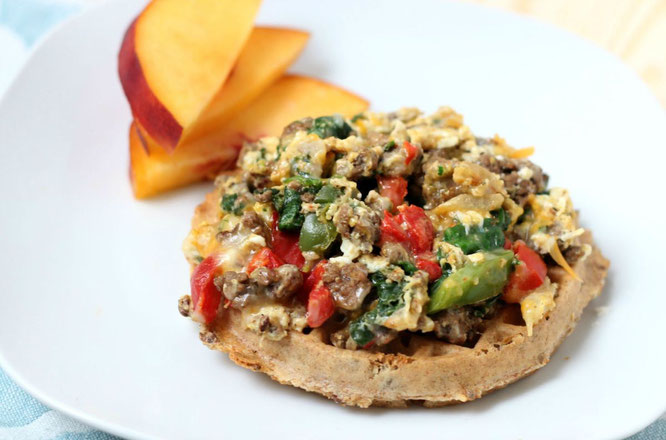 Breakfast Beef Sausage, Egg, and Veggie Waffle Pizzas #AD