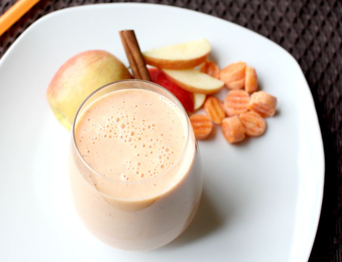 Beautiful apple cinnamon carrot smoothie that tastes like a dreamsicle or orange sherbet! - so healthy! - by homemade nutrition - www.homemadenutrition.com