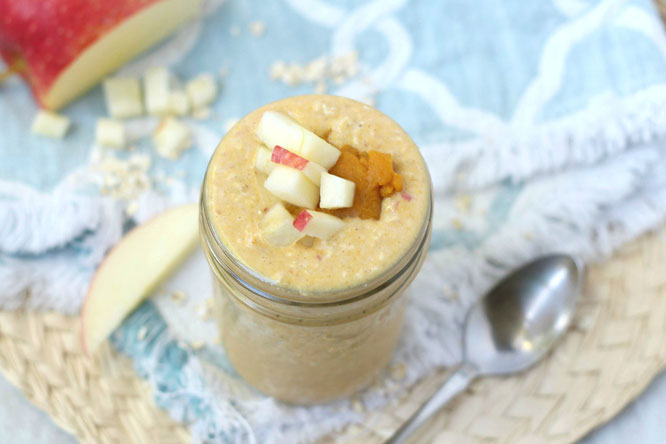 Overnight Oats meets fall in this delicious, high-protein apple pumpkin overnight oats recipe!