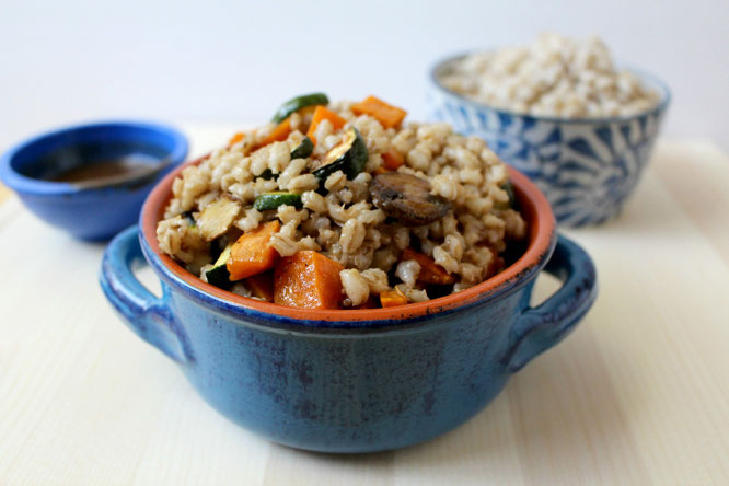 homemade barley salad with roasted veggies and balsamic dressing - hearty winter salad! - by homemade nutrition - www.homemadenutrition.com