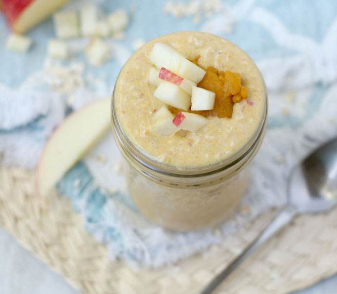 Overnight Oats meets fall in this delicious, high-protein apple pumpkin overnight oats recipe!