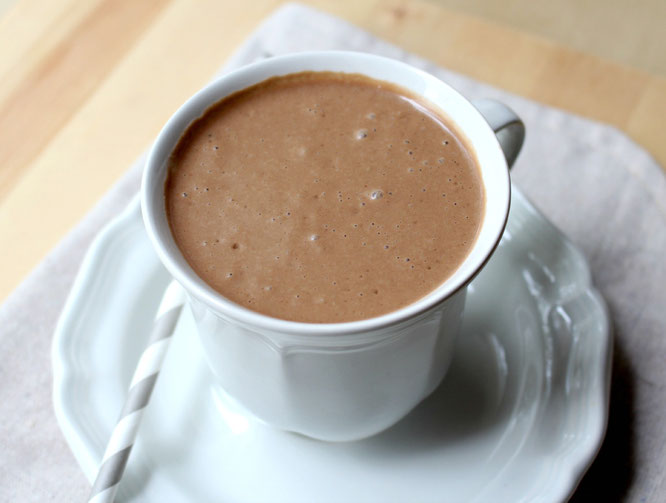 This is a rich, creamy chocolate peanut butter smoothie that tastes more like a milkshake than a healthy treat! - www.homemadenutrition.com