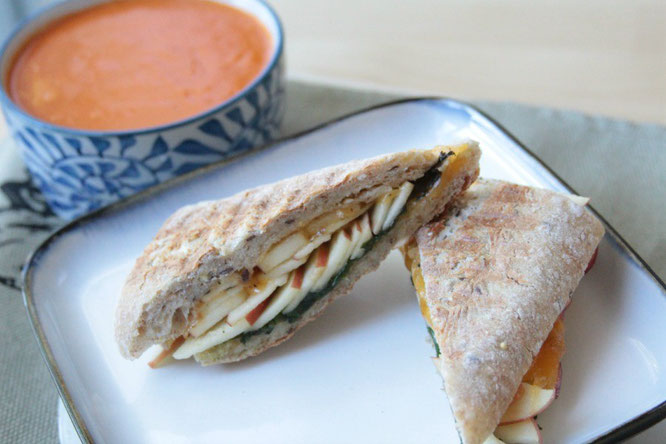 delicious and healthy apple cheddar panini by homemade nutrition!  www.homemadenutrition.com